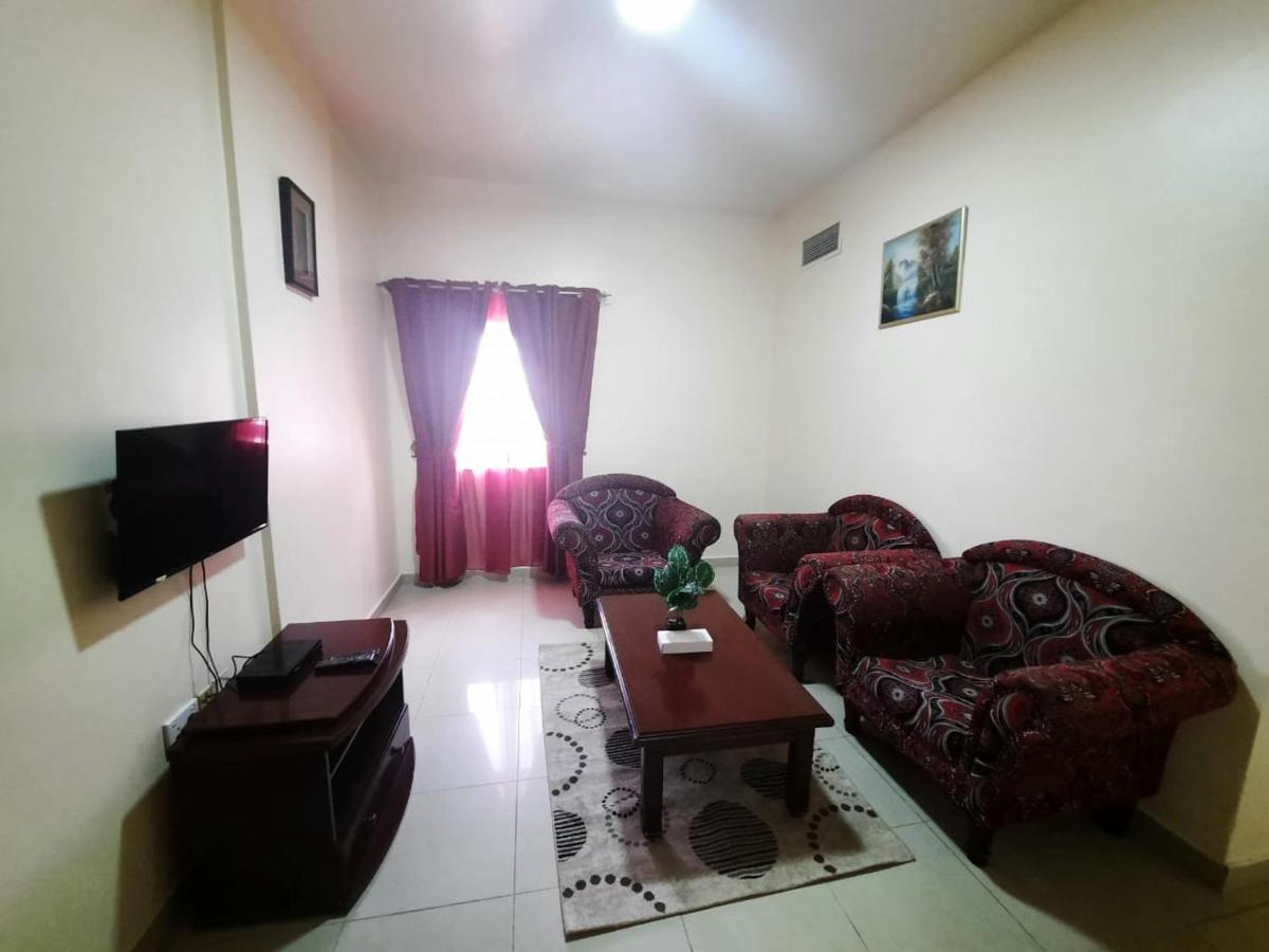 Al Reem Hotel Apartments Шарджа Екстериор снимка