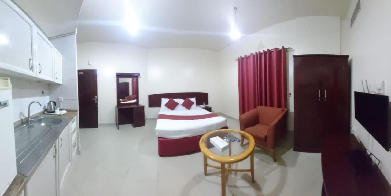 Al Reem Hotel Apartments Шарджа Екстериор снимка