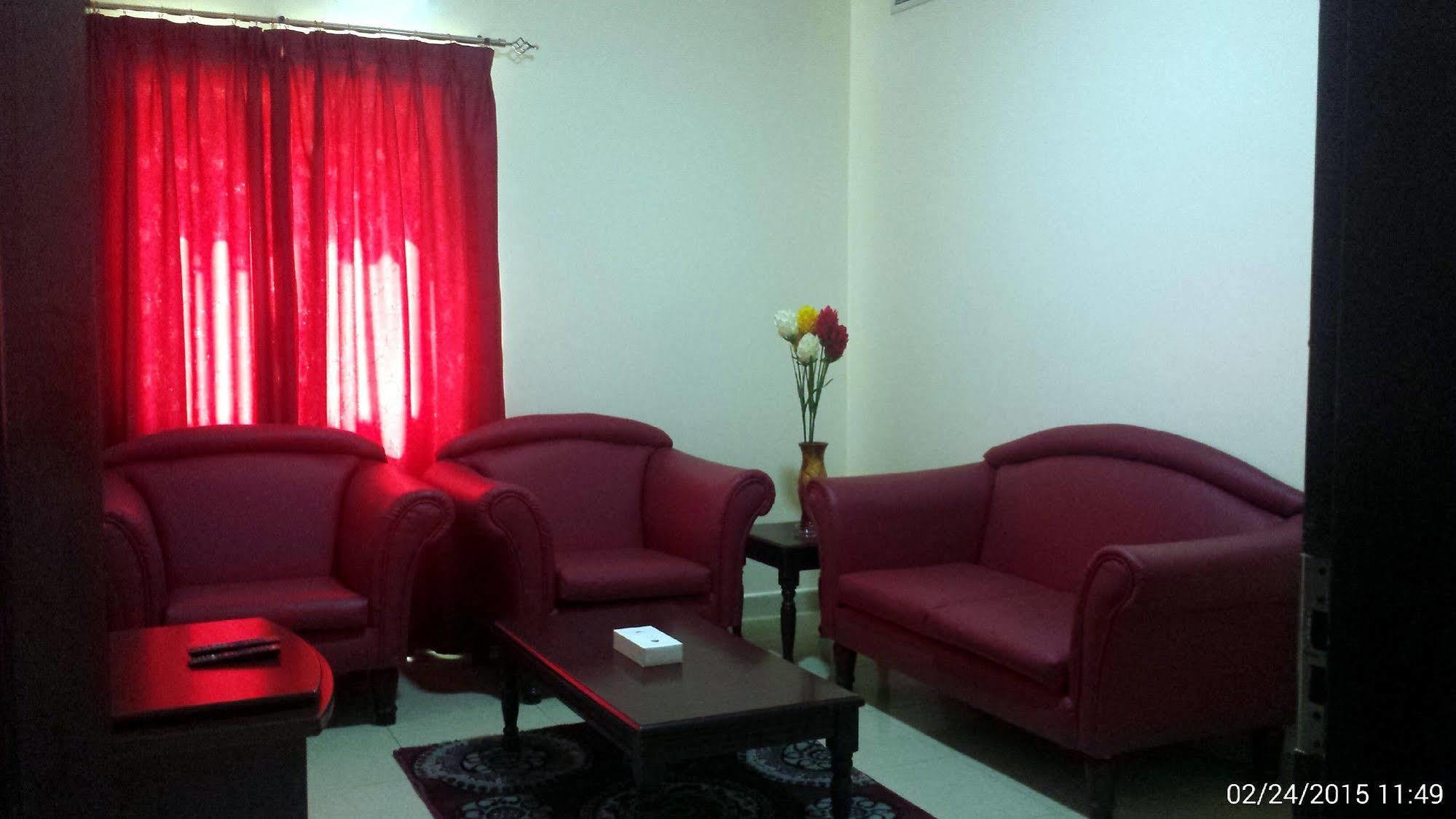 Al Reem Hotel Apartments Шарджа Екстериор снимка