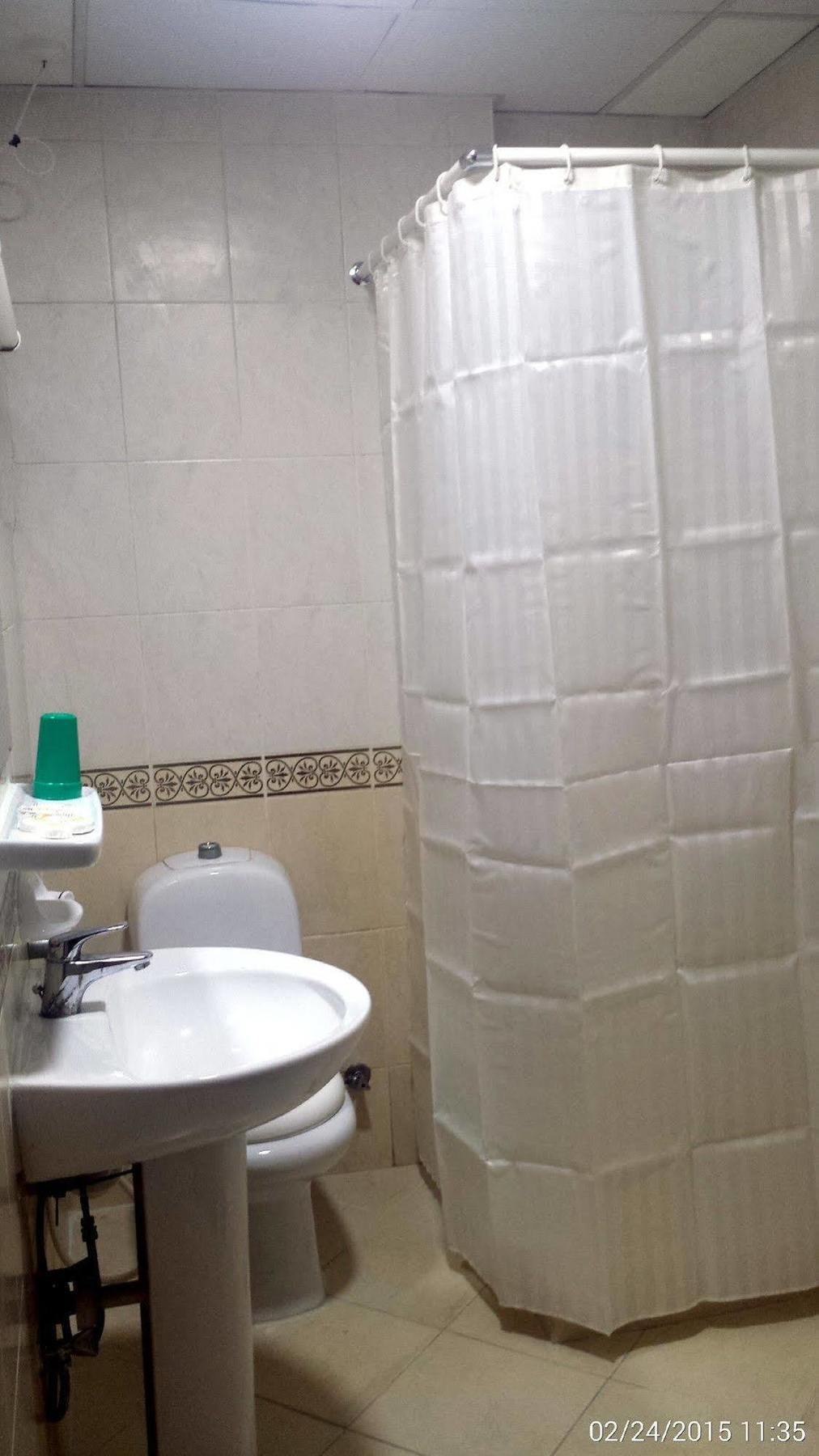 Al Reem Hotel Apartments Шарджа Екстериор снимка