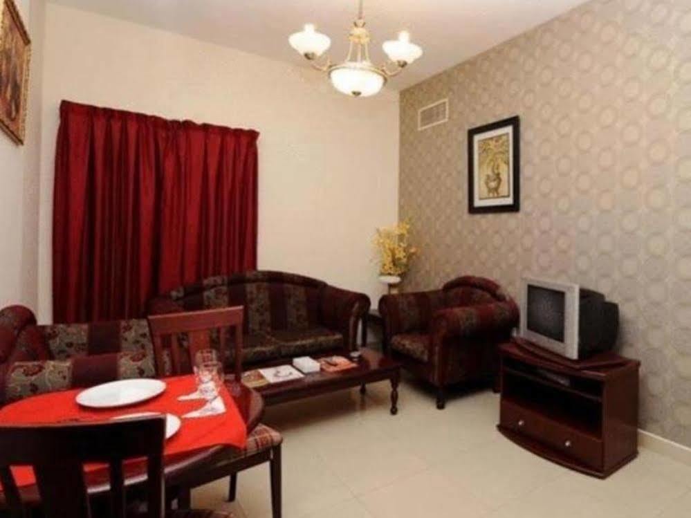 Al Reem Hotel Apartments Шарджа Екстериор снимка