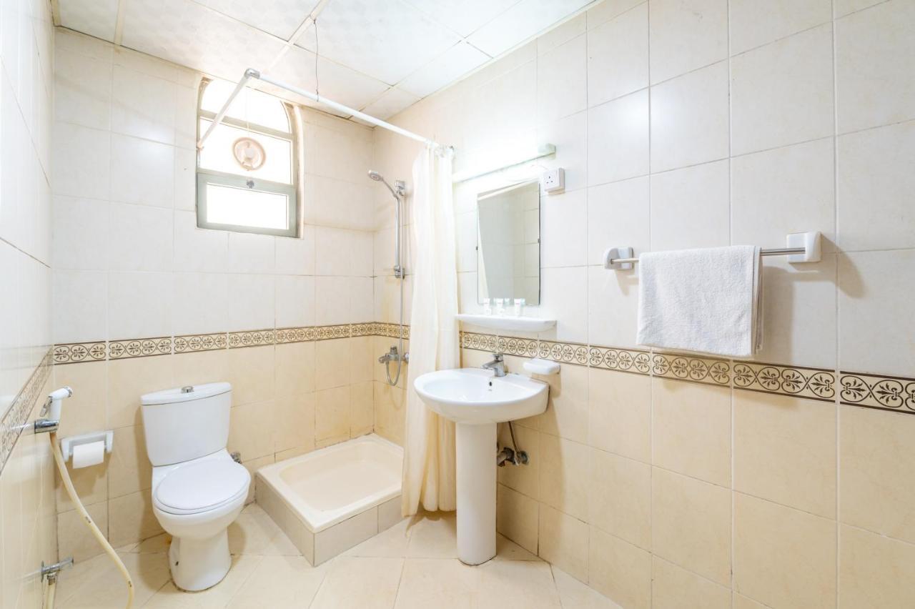 Al Reem Hotel Apartments Шарджа Екстериор снимка